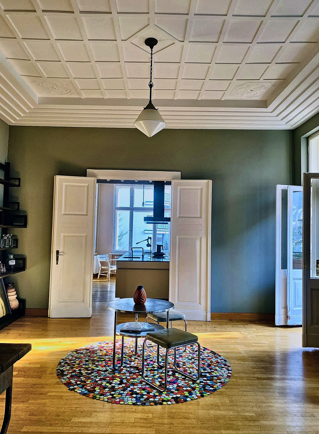 Wohnzimmer mit Kassettendecke, Dahlmannstraße 27