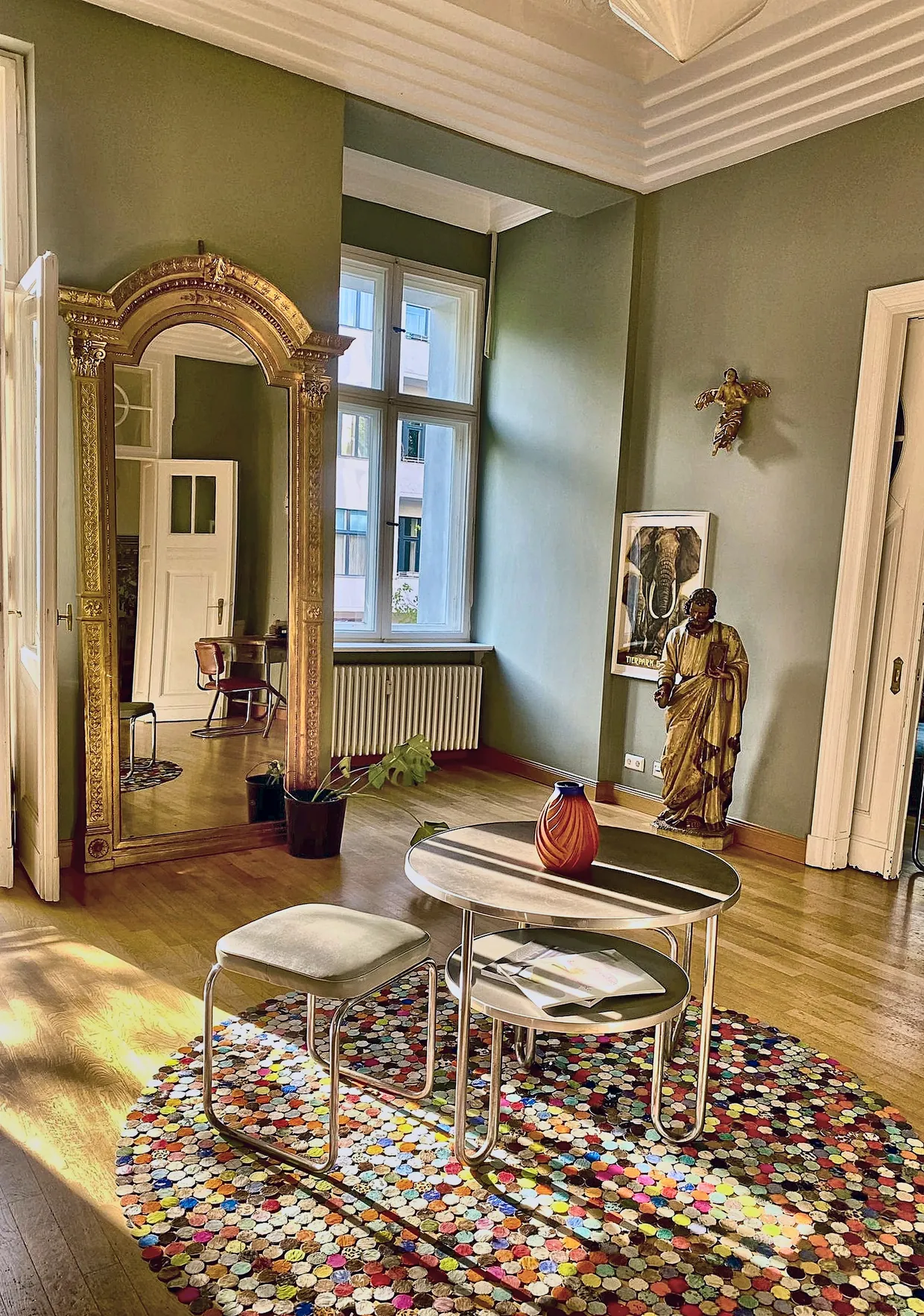 Wohnzimmer mit Balkonzugang, Dahlmannstraße 27
